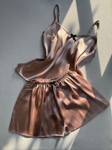 ست ساتن رنگی تاپ و شلوارک کد944