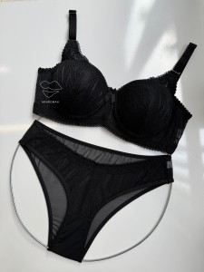 شورت و سوتین کاپدار مشکی