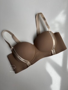 سوتین پوش آپ مانکنی