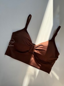 نیم تنه زنانه