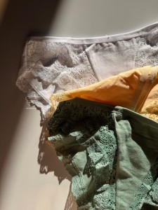 شورت نخی و دانتل