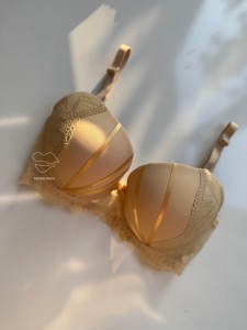 سوتین فنردار