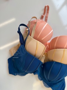 سوتین اسفنجی ربان دار کد 1083