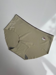 شورت بدون دوخت و درز