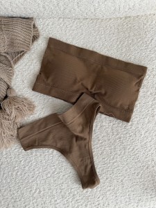 نیمتنه دکلته و شورت کبریتی