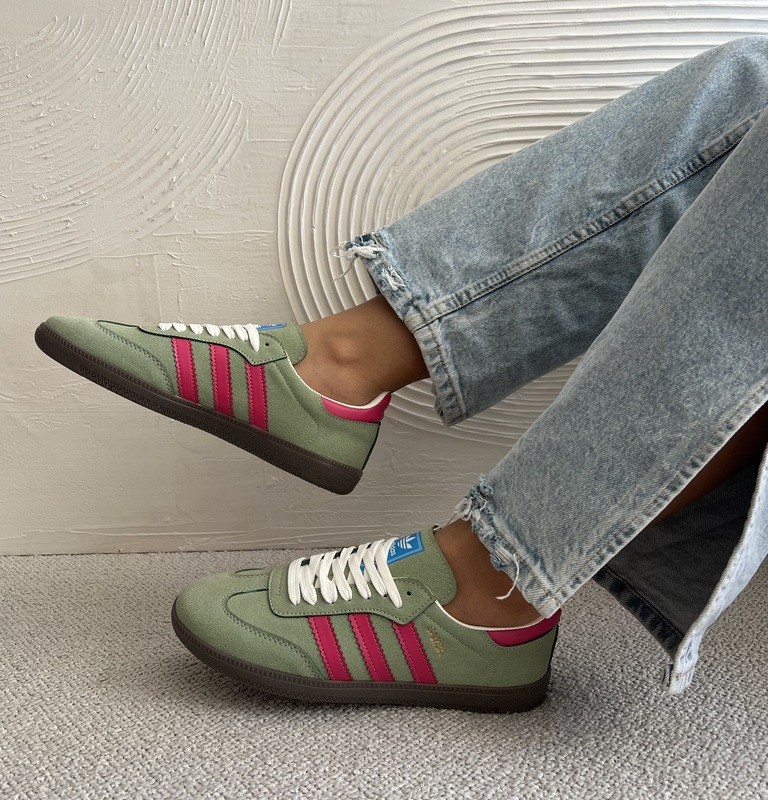 کتونی تی تی کد049