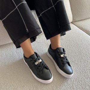 کتونی lock کد043