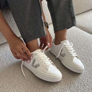 کتونی وی کد047