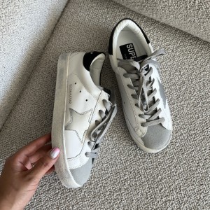 کتونی گلدن کد050