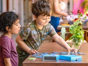 معرفی ۱۰ بازی فکری برای تقویت حافظه کودکان