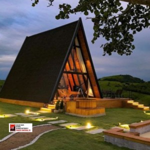 شیروانی مدل ذوزنقه مشکی پوشش ویلا سوئیسی