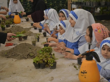 چطور به بچه ها باغبانی یاد بدهیم