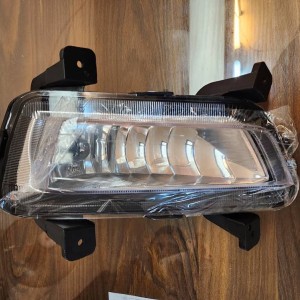 پرژکتور جلو KMC T8