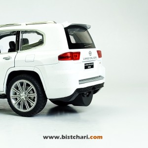 ماکت ماشین تویوتا Toyota مدل لندکروزر Land Cruiser 300 رنگ سفید