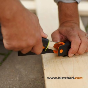 کارد دارای چاقوتیزکن مدل Heavy Duty knife with sharpener کد 1023619 برند فیسکارس Fiskars