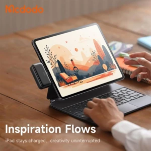 شارژر همراه 22.5 وات 5000 مک دودو با کانکتور لایتنینگ و کابل تایپ سی متصل