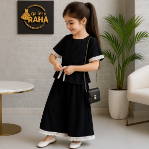 کراپ و دامن‌شلواری لینن دخترانه با گیپور سفید – طراحی تابستانی خاص