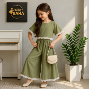 کراپ و دامن‌شلواری لینن دخترانه با گیپور سفید – طراحی تابستانی خاص