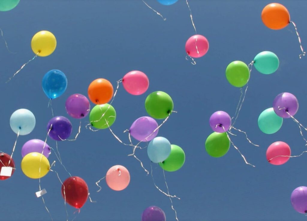 بادکنک را با چه گازی پر کنیم که بالا برود