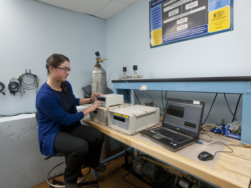 آزمایشگاه کالیبراسیون و آنالیز گاز در تبریز