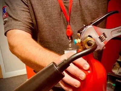 شارژ و فروش کپسول آتش نشانی در زنجان