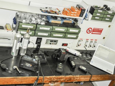 آزمایشگاه کالیبراسیون و آنالیز گاز در اراک