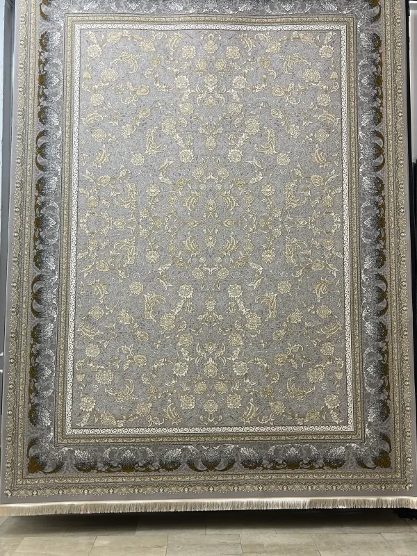 فرش ۱۲ متری طرح ۱۲۲۳ نقره‌ای نگین مشهد