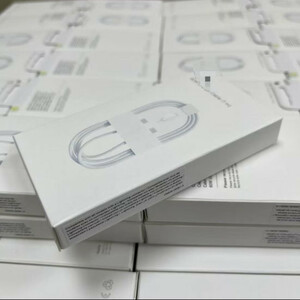 کابل USB-C مدل iPhone 16