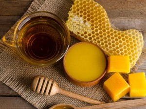 موم - محصولی پرخاصیت  از زنبور عسل