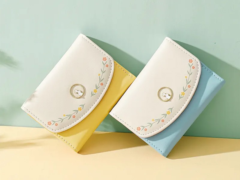 کیف پول و کارت اعتباری زنانه و دخترانه تاشو گلدار TAOMICMIC Y8373 Women Short Wallet