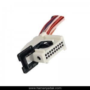 سوکت پشت آمپر 18 فیش سفید پژو 206 برند +BBZ