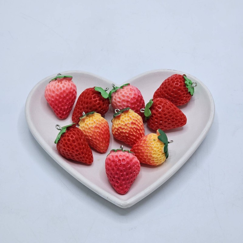 اویز توت فرنگی 🍓