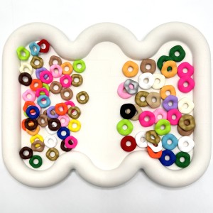 مهره بین کار رنگی