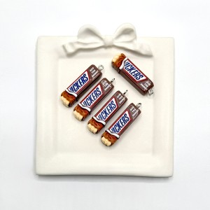 آویز فانتزی اسنیکرز