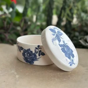 قندان درب‌دار گل فیروزه‌ای