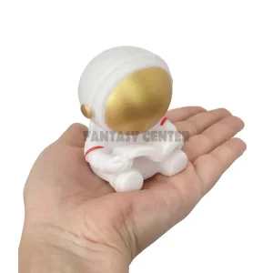 اندازه چراغ خواب فانتزی طرح فضانورد کتاب‌خوان