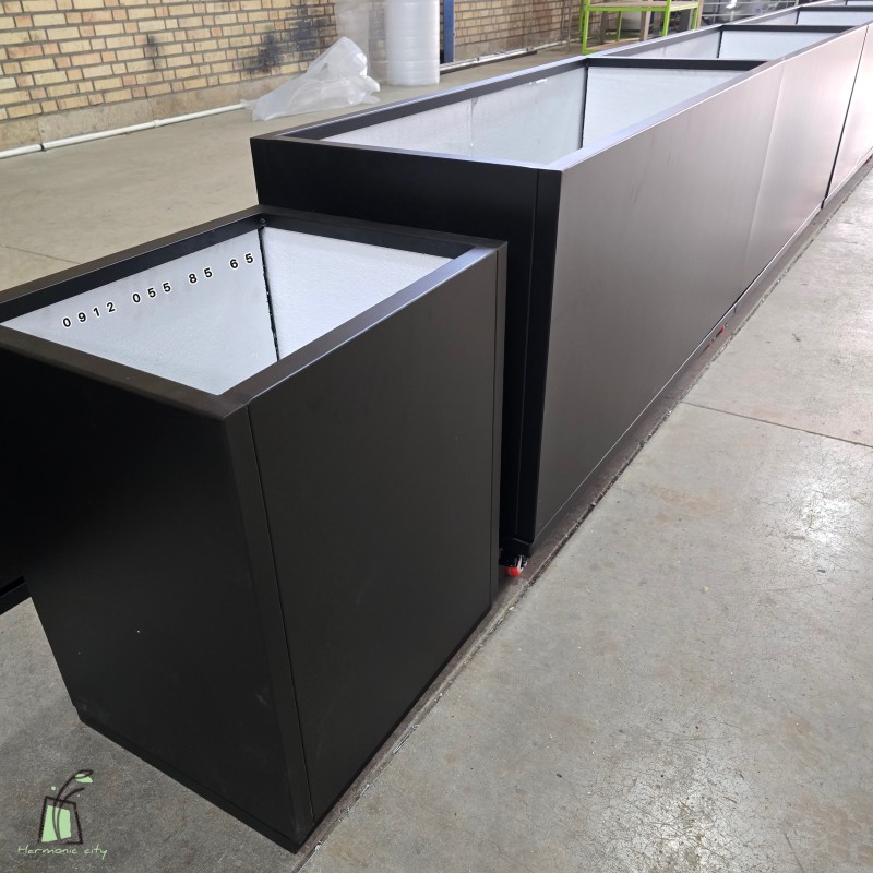 گلدان گالوانیزه چرخدار: انتخابی بی‌نظیر برای زیباسازی محیط