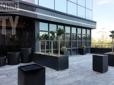 فلاور باکس‌های مدرن در تبریز: ایده‌های دکوراسیون امسال