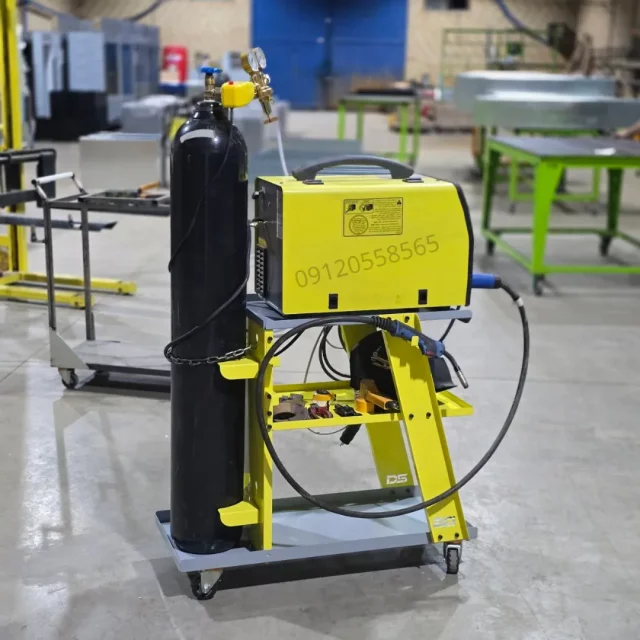 راهنمای جامع انتخاب ترولی دستگاه جوش | بررسی ترولی جوشکاری و انواع میز حمل جوش