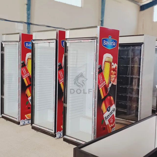 یخچال صنعتی تک درب: راهنمای جامع خرید و استفاده برای کسب‌وکارهای حرفه‌ای