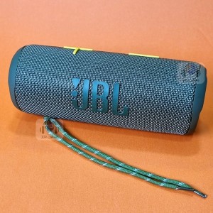 اسپیکر بلوتوث طرح JBL مدل Flip 6 PRO