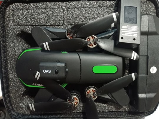 کوادکوپتر f166 با موتور براشلس دو دوربین ارسال تصویر وسنسور عدم برخورد