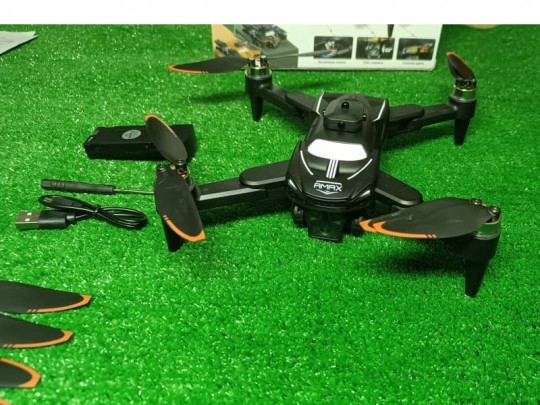 کوادکوپتر w2max با موتور براشلس و دوربین آنلاین