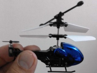 هلیکوپتر 3.5 کاناله بسیار کوچک APZ313 ( کارکرده )