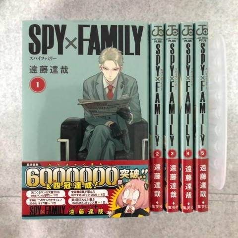 خرید  مجموعه ی  مانگا ی خانواده ی  جاسوس  Spy x Family  به زبان انگلیسی