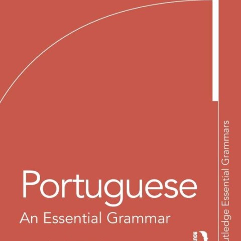 کتاب گرامر پرتغالی Portuguese An Essential Grammarتغالی Nova Gramática do Português Contemporâneo