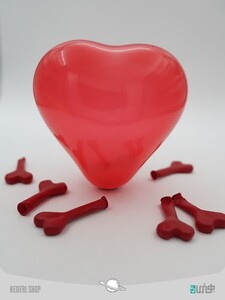 بادکنک قلبی Red heart balloon