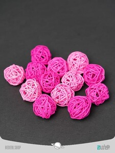 گوی چوبی صورتی سرخابی Magenta pink wooden sphere