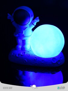 Astronaut design bedside lamp