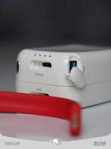 Eary-Powerbank-and-wall-charger